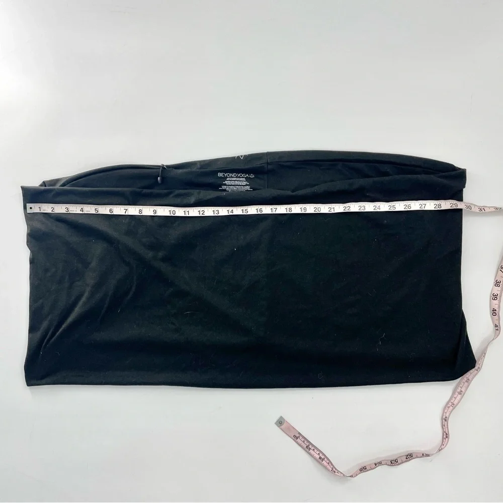 Beyond Yoga Hidden Zipper Cell Phone Pocket Infinity Scarf‎ in Black Jersey Knit